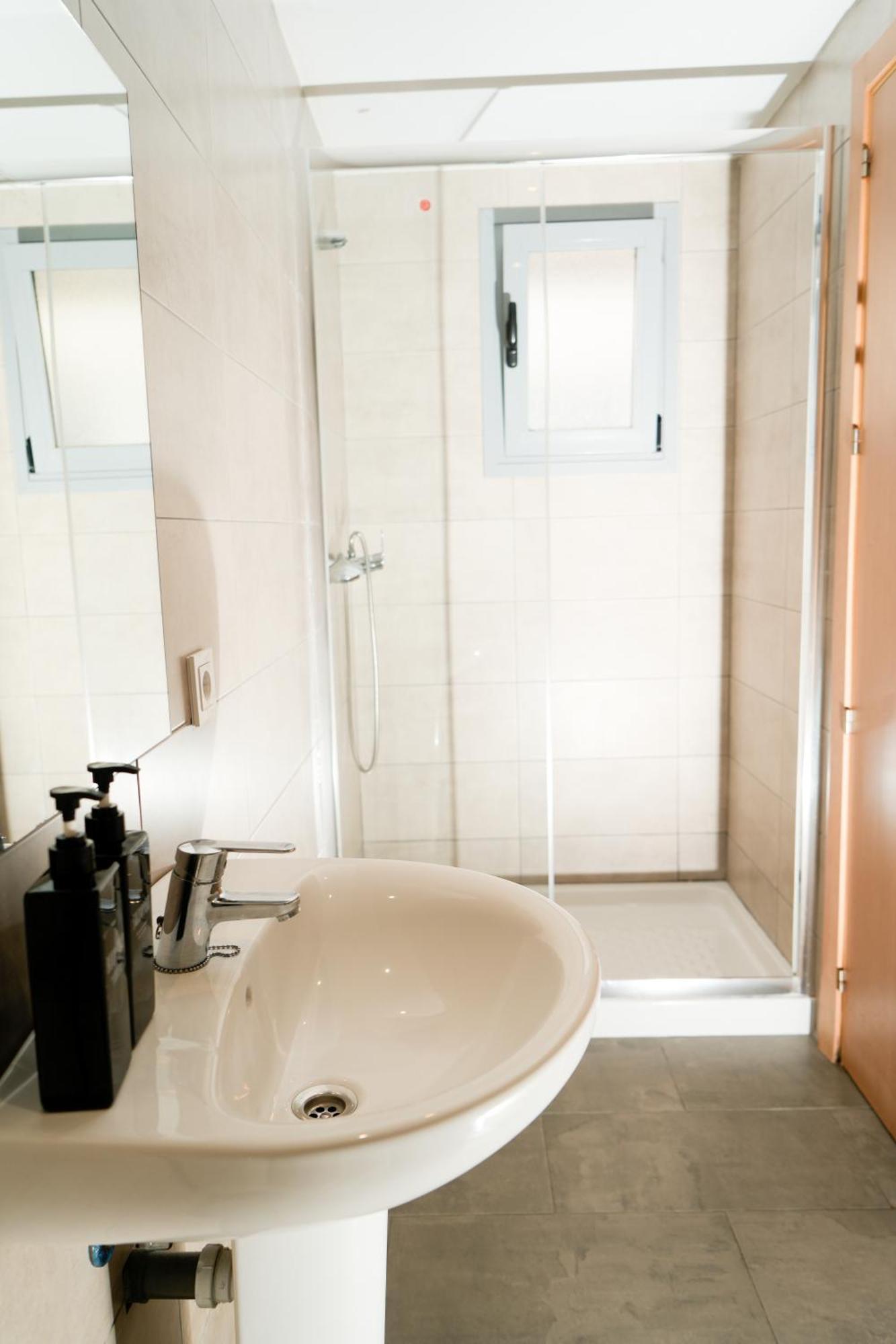 Habitación Cuádruple con baño privado
