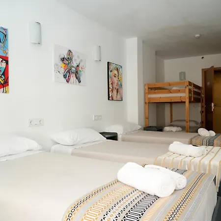 New Art Beach Hostel- Albergue Juvenil-2