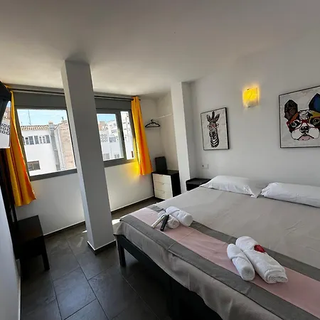 New Art Beach Hostel- Albergue Juvenil-3